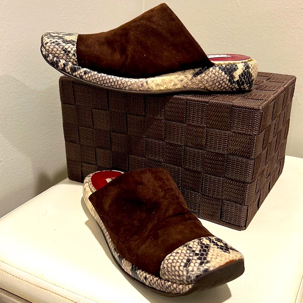 Donald J. Pliner BROWN SUEDE Mules Vintage